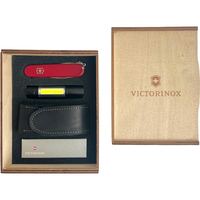 Подарочный комплект Victorinox Spartan Red 1.3603 + трещотка + биты + фонарь + чехол