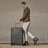 Фото Чемодан Victorinox Lexicon Framed Black L 96 л Vt610541